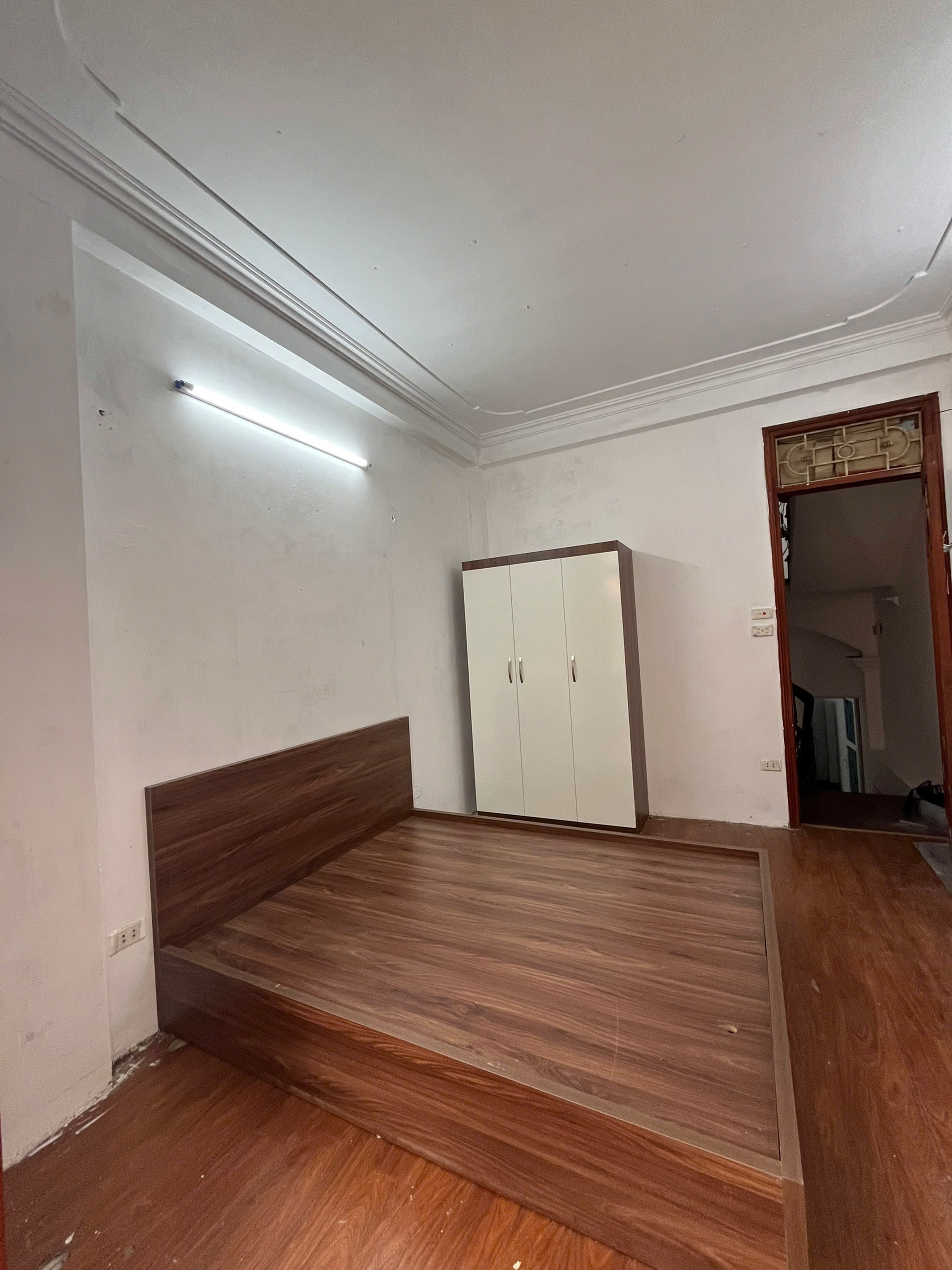 Cho thuê nhà ngõ 1197 Giải Phóng, 4 tầng x 40m2, 6 ngủ, có cho làm CHDV 15 Triệu - Ảnh 1